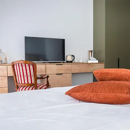 Leo Luxury I * Zenica